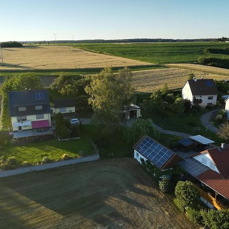 Fewo Haus Hutzelbuck In Idyllisch-Gruener Lage Naehe An Ансбах Екстериор снимка
